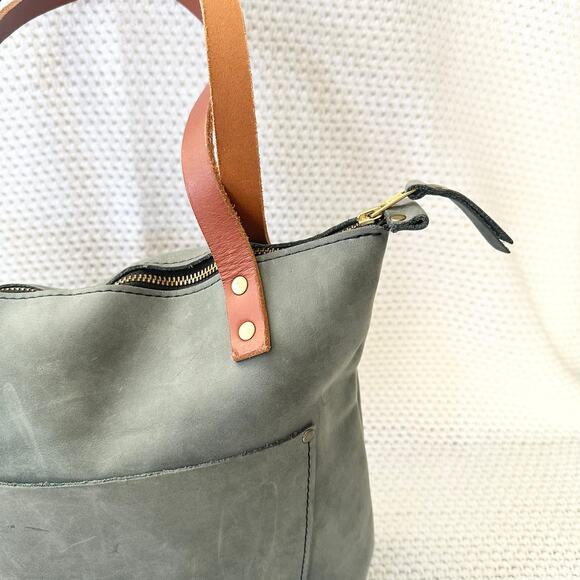 Portland Leather Goods Classic Open Medium Tote Storm Grey Leather Tan Straps - Picture 4 of 12
